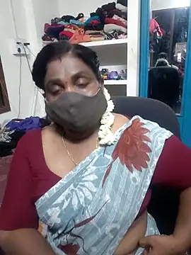 Snapshot of Tamil_Kavitha10 chatting on 05/18/26, 05:51 Tamil Kavitha10 online show from 05/18/26, 05:51