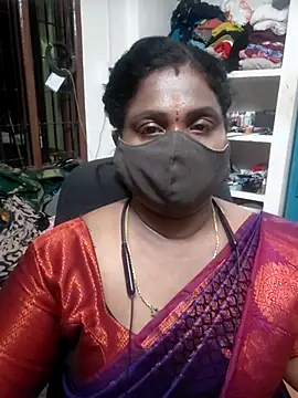 Snapshot of Tamil_Kavitha10 chatting on 06/12/26, 08:17 Tamil Kavitha10 online show from 06/12/26, 08:17
