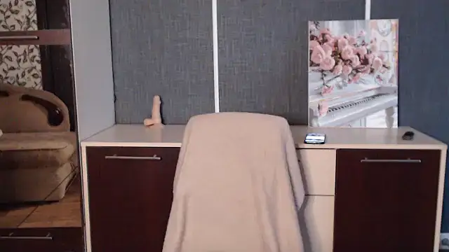 AmoraLuv online show from 11/12/25, 08:29