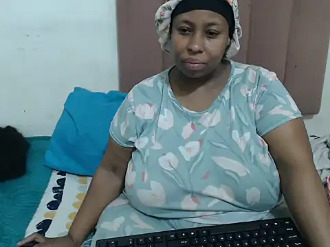 Chubby Queenx255 online show from 10/15/25, 04:00