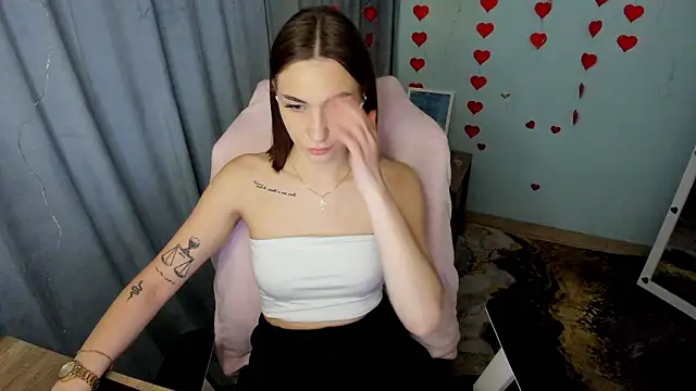 Bella Night4 online show from 03/20/26, 01:45