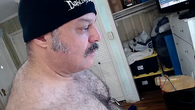 Snapshot of bullmusclejoe chatting on 12/01/25, 12:28 bullmusclejoe online show from 12/01/25, 12:28