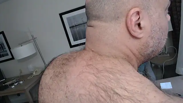 Snapshot of bullmusclejoe chatting on 10/29/25, 10:20 bullmusclejoe online show from 10/29/25, 10:20