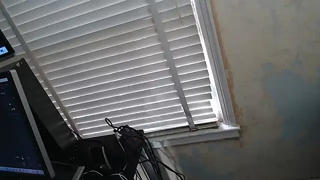 Snapshot of bullmusclejoe chatting on 11/09/25, 03:05 bullmusclejoe online show from 11/09/25, 03:05