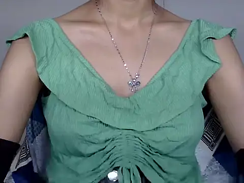 Snapshot of Riva_arora01 chatting on 10/25/25, 11:31 Riva arora01 online show from 10/25/25, 11:31