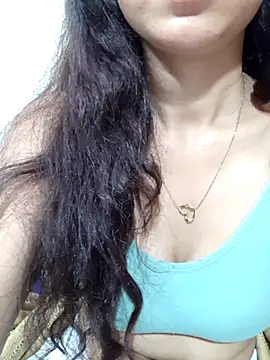 Snapshot of siya_rani67 chatting on 10/13/25, 12:29 siya rani67 online show from 10/13/25, 12:29