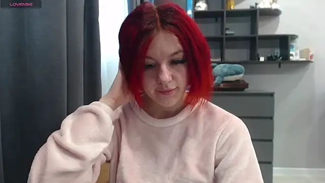   Elina   online show from 10/14/25, 03:29