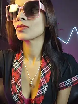 royeoy22 online show from 04/15/26, 04:18