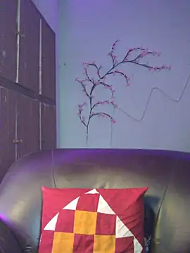 royeoy22 online show from 04/12/26, 04:38