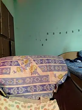 Snapshot of royeoy22 chatting on 10/15/25, 12:13 royeoy22 online show from 10/15/25, 12:13