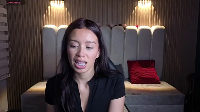  Mia Evans 1 online show from 04/17/26, 08:11