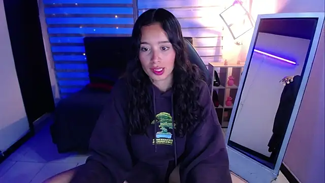 Snapshot of _Mia_Evans_1 chatting on 10/06/25, 01:01 Mia Evans 1 online show from 10/06/25, 01:01