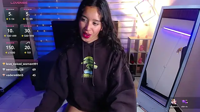 Snapshot of _Mia_Evans_1 chatting on 10/07/25, 01:06 Mia Evans 1 online show from 10/07/25, 01:06