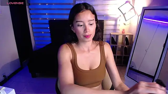 Snapshot of _Mia_Evans_1 chatting on 10/28/25, 07:35 Mia Evans 1 online show from 10/28/25, 07:35