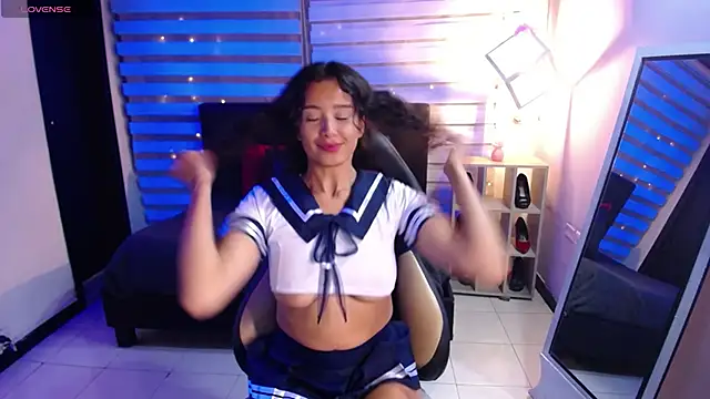 Snapshot of _Mia_Evans_1 chatting on 10/17/25, 07:59 Mia Evans 1 online show from 10/17/25, 07:59