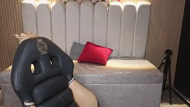  Mia Evans 1 online show from 02/25/26, 07:47