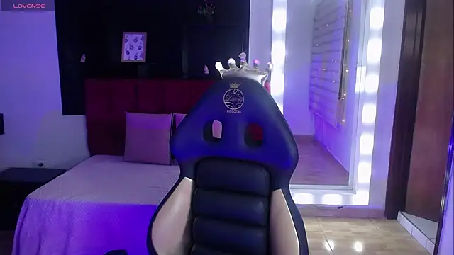 Snapshot of _Charlotte_Collins_ chatting on 09/18/25, 03:26 Charlotte Collins online show from 09/18/25, 03:26