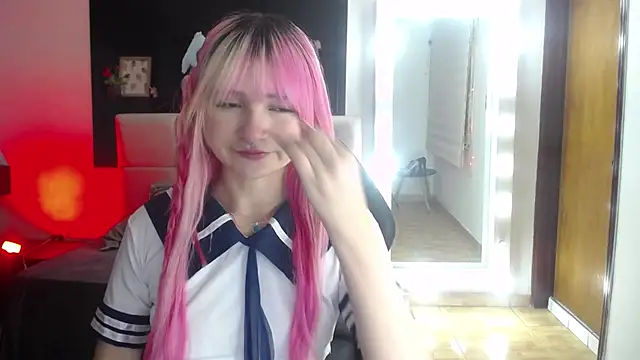 Snapshot of _Charlotte_Collins_ chatting on 07/08/26, 04:51 Charlotte Collins online show from 07/08/26, 04:51