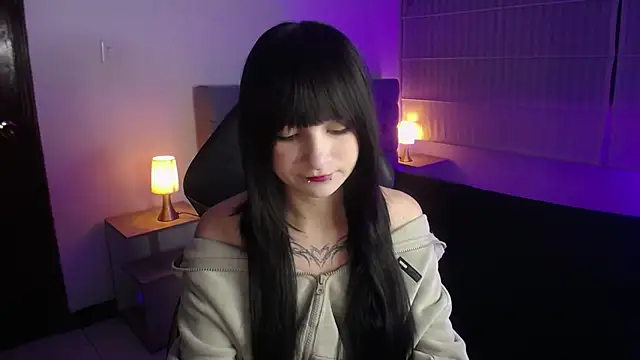 Snapshot of _Charlotte_Collins_ chatting on 01/07/26, 02:33 Charlotte Collins online show from 01/07/26, 02:33