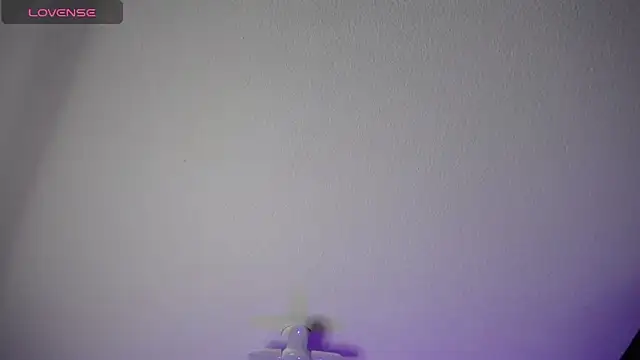 Snapshot of _Charlotte_Collins_ chatting on 06/15/26, 04:50 Charlotte Collins online show from 06/15/26, 04:50