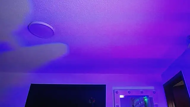 Snapshot of _Charlotte_Collins_ chatting on 01/12/26, 02:13 Charlotte Collins online show from 01/12/26, 02:13