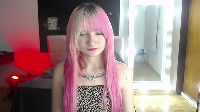 Snapshot of _Charlotte_Collins_ chatting on 07/09/26, 04:39 Charlotte Collins online show from 07/09/26, 04:39