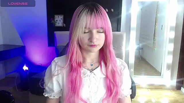 Snapshot of _Charlotte_Collins_ chatting on 06/30/26, 03:56 Charlotte Collins online show from 06/30/26, 03:56