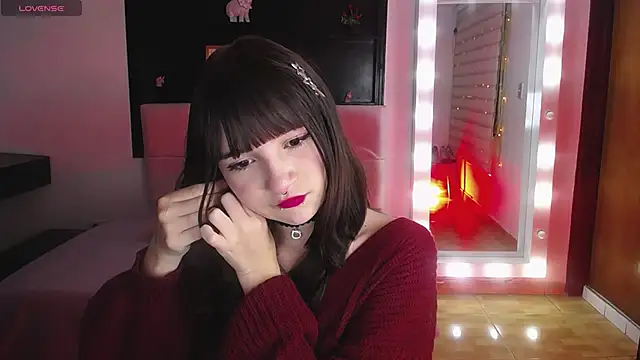 Snapshot of _Charlotte_Collins_ chatting on 11/12/25, 02:32 Charlotte Collins online show from 11/12/25, 02:32