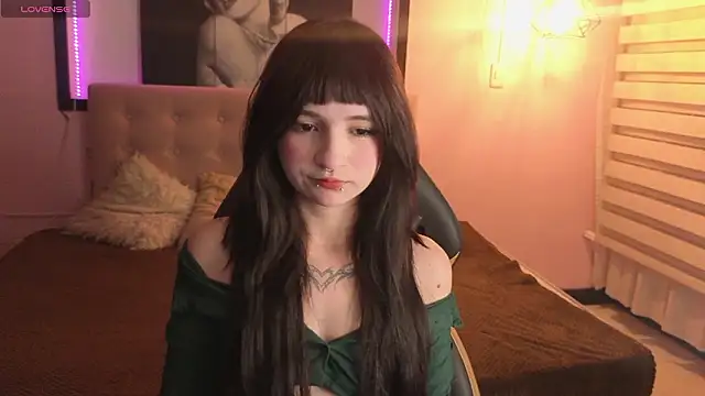  Charlotte Collins  online show from 02/04/26, 02:34