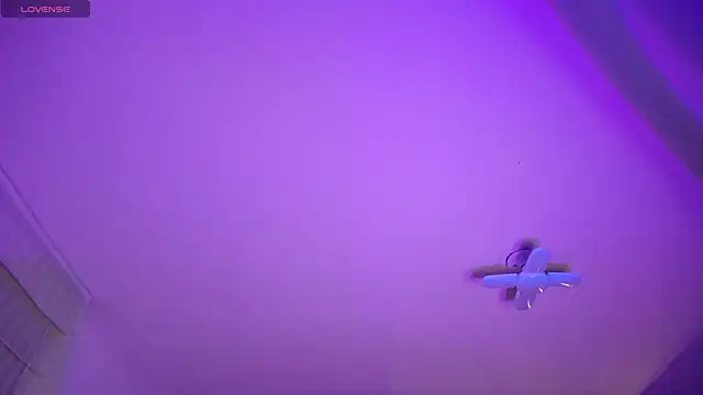 Snapshot of _Charlotte_Collins_ chatting on 12/20/25, 02:20 Charlotte Collins online show from 12/20/25, 02:20