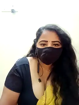 Snapshot of tamil_Vennila chatting on 12/14/25, 10:43 tamil Vennila online show from 12/14/25, 10:43