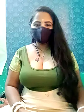 Snapshot of tamil_Vennila chatting on 11/05/25, 10:07 tamil Vennila online show from 11/05/25, 10:07