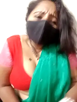 Snapshot of tamil_Vennila chatting on 12/05/25, 07:45 tamil Vennila online show from 12/05/25, 07:45