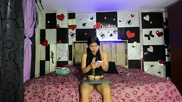 sophiaydaphne online show from 11/26/25, 02:50