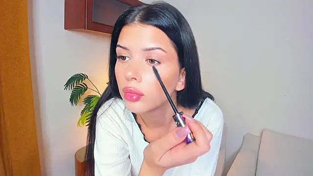 JoCauterucci online show from 09/28/25, 07:04