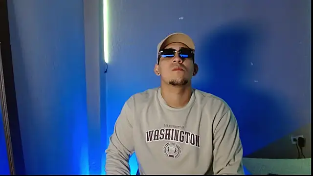 massimo vidal  online show from 12/05/25, 01:38