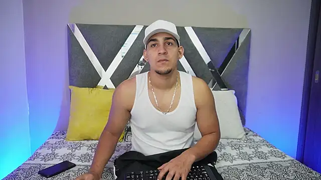 Snapshot of massimo_vidal_ chatting on 10/07/25, 01:01 massimo vidal  online show from 10/07/25, 01:01