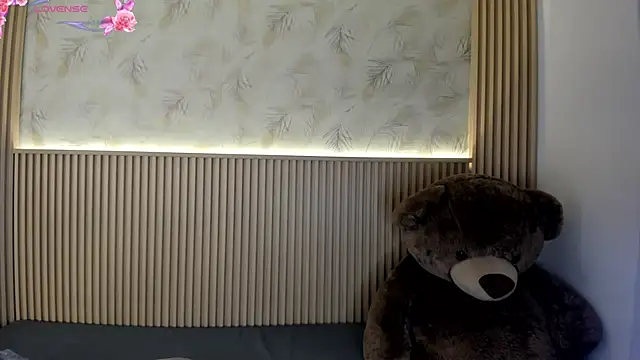 Snapshot of Liss-Reyes chatting on 06/17/26, 12:15 Liss-Reyes online show from 06/17/26, 12:15