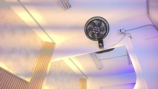 Liss-Reyes online show from 03/01/26, 01:33