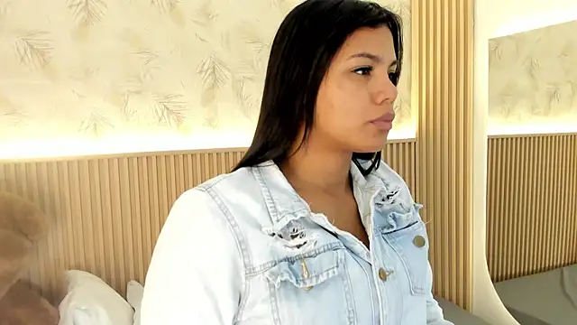 Snapshot of Liss-Reyes chatting on 07/17/26, 12:57 Liss-Reyes online show from 07/17/26, 12:57