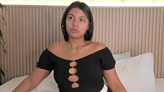 Snapshot of Liss-Reyes chatting on 10/05/25, 01:13 Liss-Reyes online show from 10/05/25, 01:13
