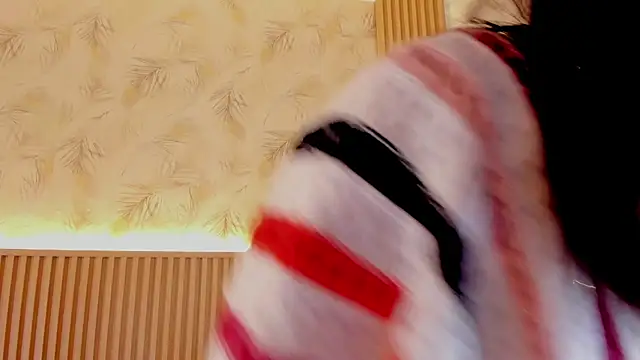 Liss-Reyes online show from 04/15/26, 12:21