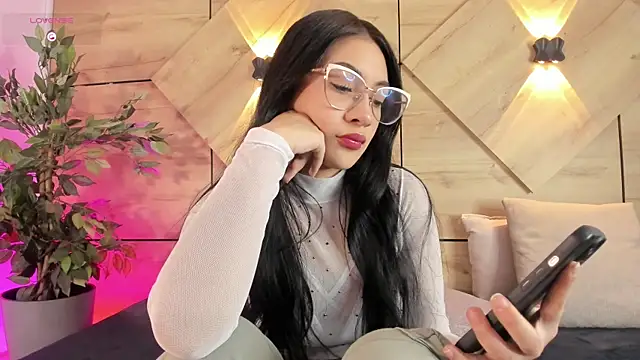 aylin rousse online show from 10/11/25, 07:37