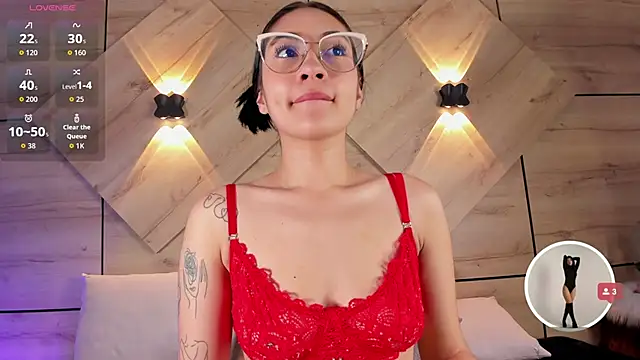 aylin rousse online show from 11/18/25, 07:39