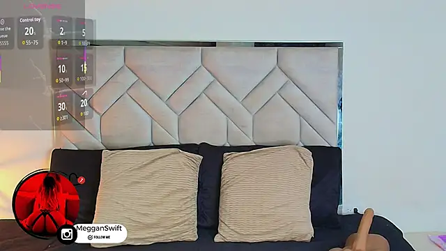 megganswift  online show from 02/15/26, 11:36