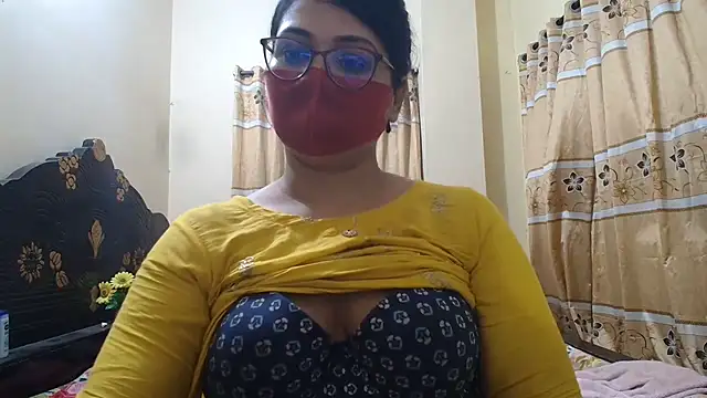 Snapshot of Elena_cruz5 chatting on 06/07/26, 04:56 Elena cruz5 online show from 06/07/26, 04:56