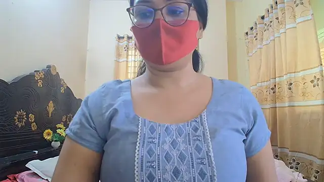 Snapshot of Elena_cruz5 chatting on 06/29/26, 11:10 Elena cruz5 online show from 06/29/26, 11:10