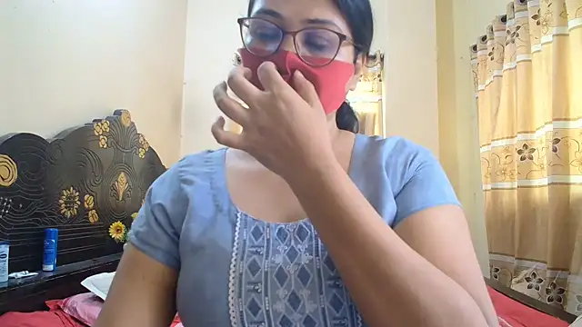 Snapshot of Elena_cruz5 chatting on 06/30/26, 04:45 Elena cruz5 online show from 06/30/26, 04:45