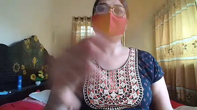 Snapshot of Elena_cruz5 chatting on 07/02/26, 04:07 Elena cruz5 online show from 07/02/26, 04:07