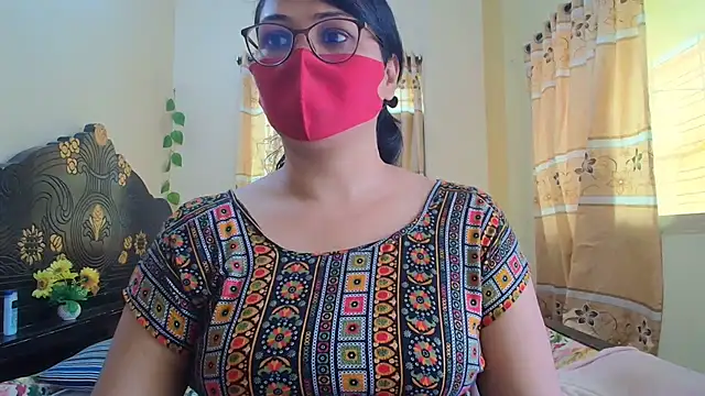 Snapshot of Elena_cruz5 chatting on 05/25/26, 05:07 Elena cruz5 online show from 05/25/26, 05:07